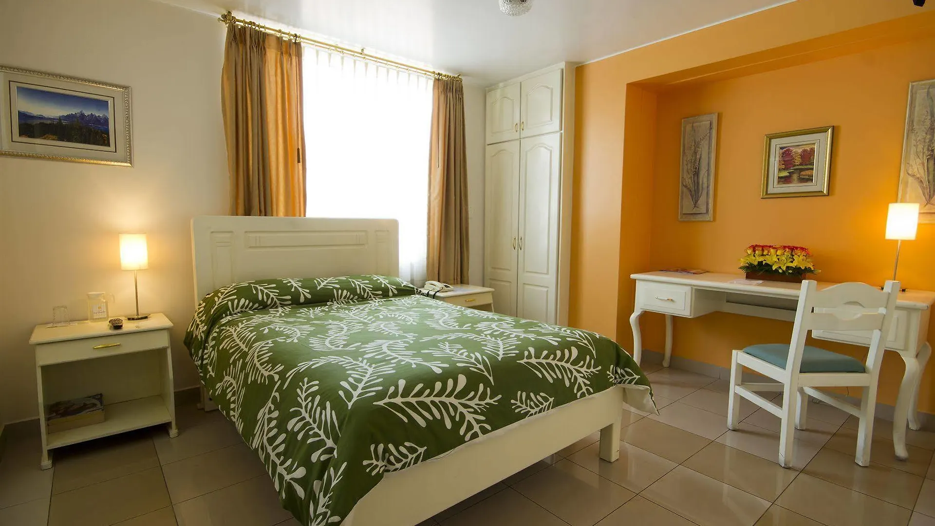 Hotel Sandmelis Quito